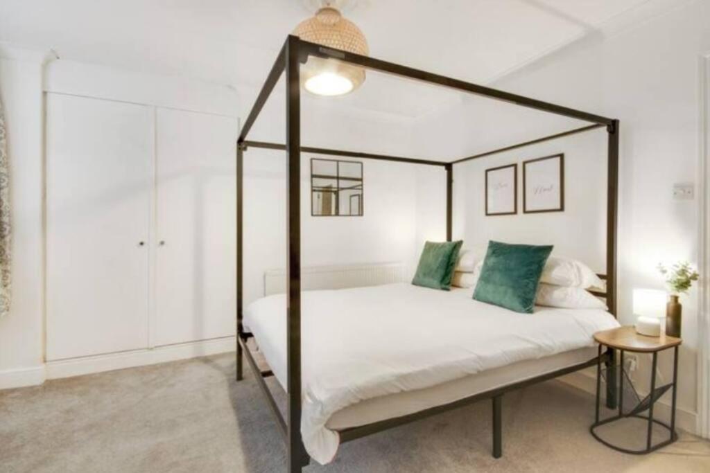 Central 2 Bedroom Garden Flat With Free Parking Royal Tunbridge Wells Exterior photo